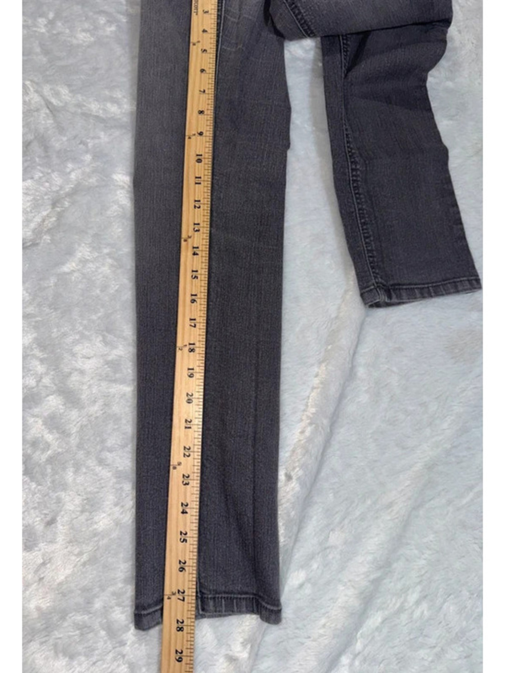 Epic Threads Jeans - Picture 6 of 9